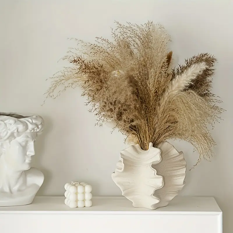24d8d80e-655c-48d4-a702-cbb3e72f66ce Ceramic-Vase