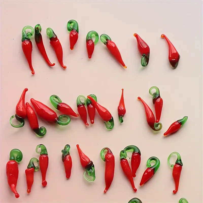 e5916780-c651-4261-b932-3021e793f299 Glass-Pepper-Pendant